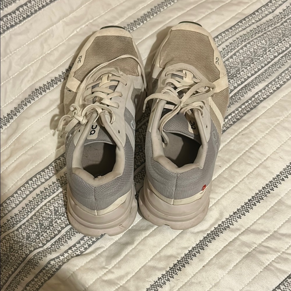 On Running Women's Sneakers - Gray and Cream